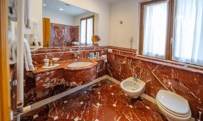 Camera superior due letti Hotel Andreola Central Milano Camera superior due letti Hotel Andreola Central Milano