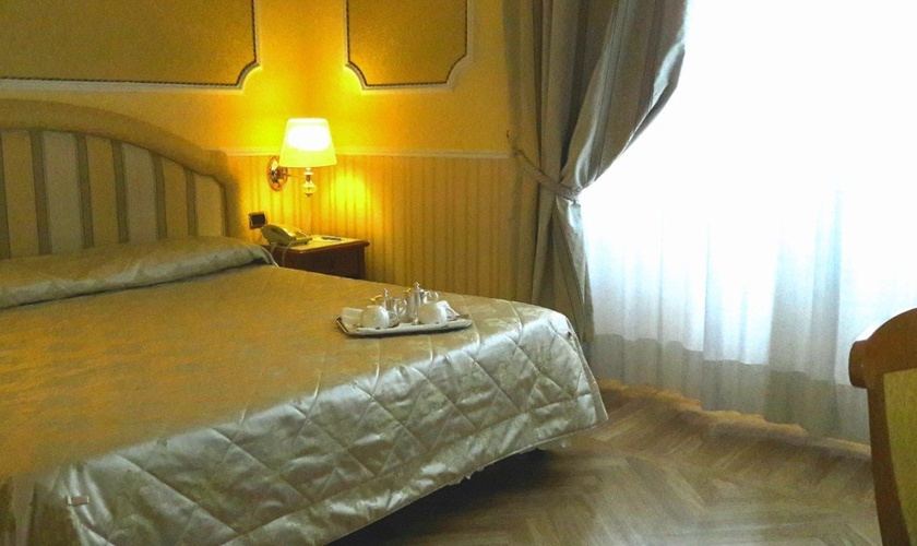 Camera doppia classic Hotel Andreola Central Milano Camera doppia classic Hotel Andreola Central Milano