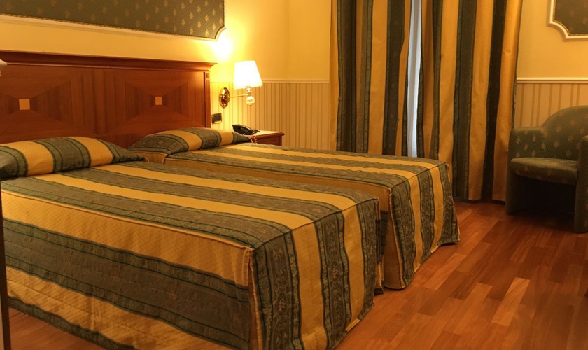 Camera classic due letti Hotel Andreola Central Milano Camera classic due letti Hotel Andreola Central Milano