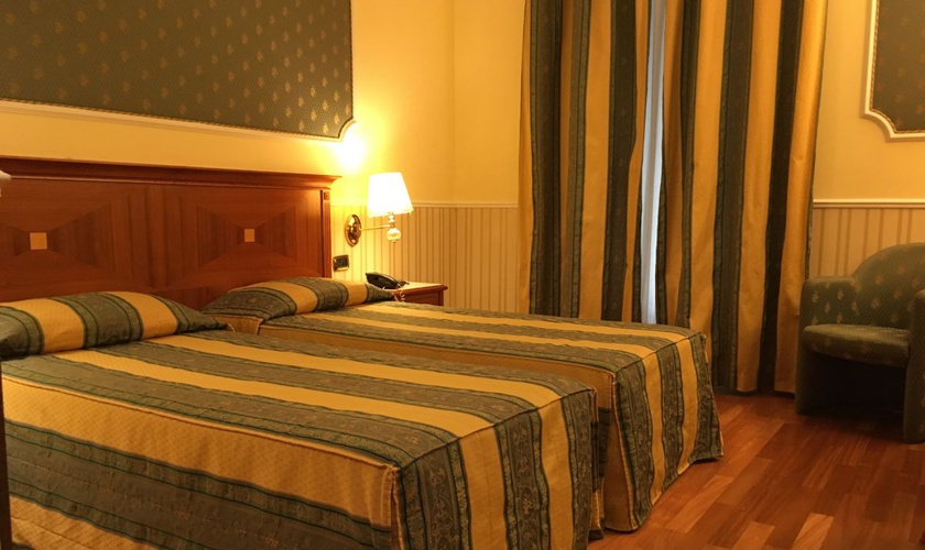 Camera tripla Hotel Andreola Central Milano Camera tripla Hotel Andreola Central Milano
