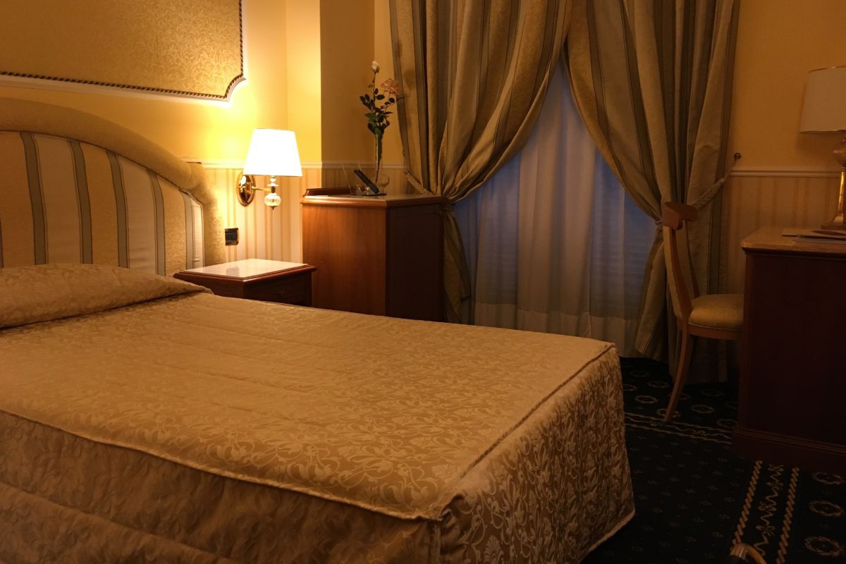 Camera singola classica Hotel Andreola Central Milano Camera singola classica Hotel Andreola Central Milano