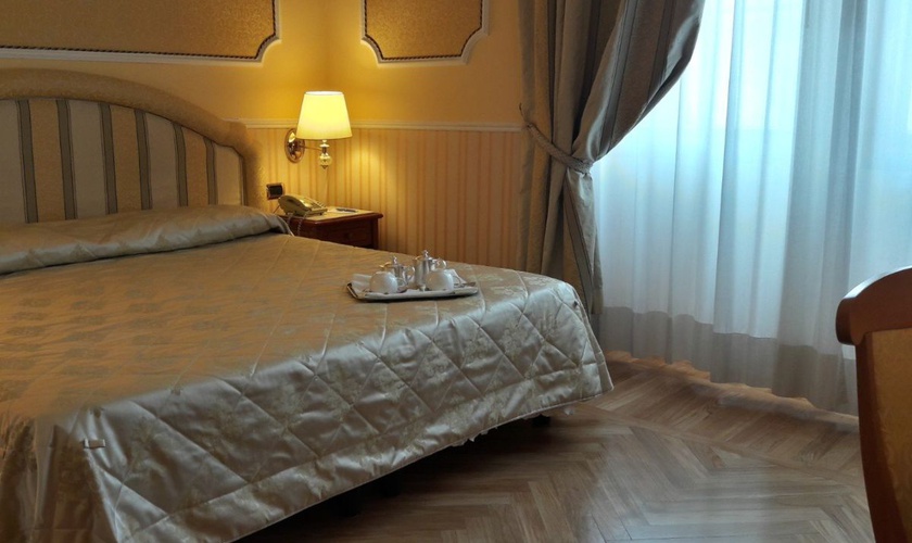 Camera doppia classic Hotel Andreola Central Milano Camera doppia classic Hotel Andreola Central Milano