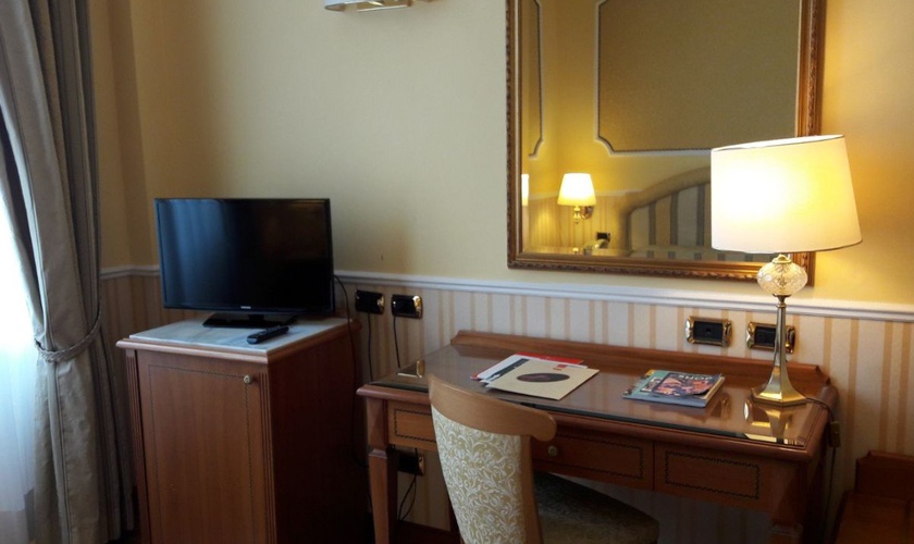 Camera doppia classic Hotel Andreola Central Milano Camera doppia classic Hotel Andreola Central Milano
