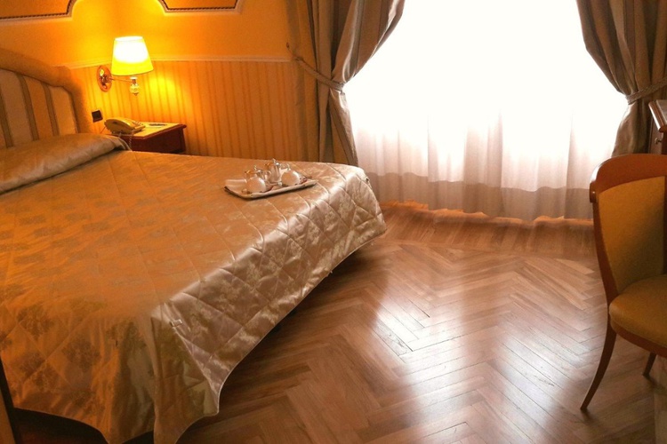 Camera doppia classic Hotel Andreola Central Milano Camera doppia classic Hotel Andreola Central Milano
