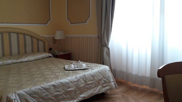Camera doppia classic Hotel Andreola Central Milano Camera doppia classic Hotel Andreola Central Milano