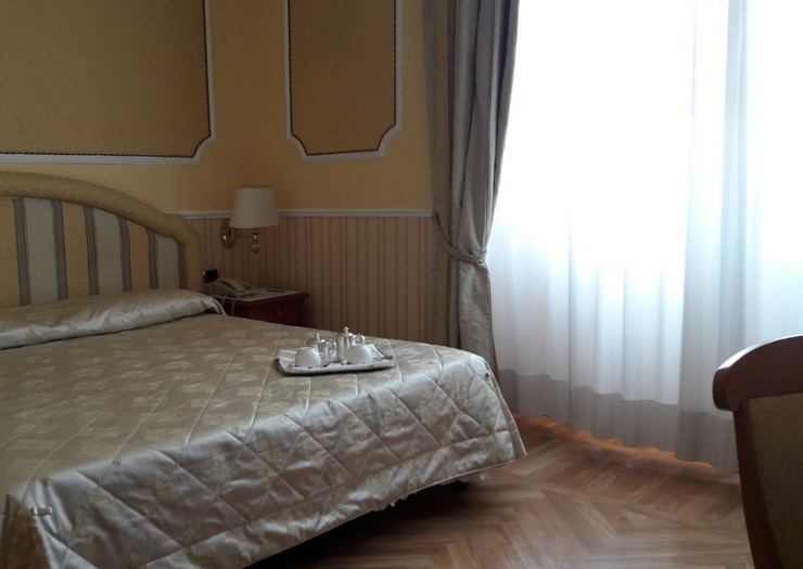 Camera doppia classic Hotel Andreola Central Milano Camera doppia classic Hotel Andreola Central Milano