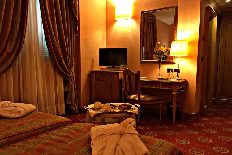Camera superior due letti Hotel Andreola Central Milano Camera superior due letti Hotel Andreola Central Milano