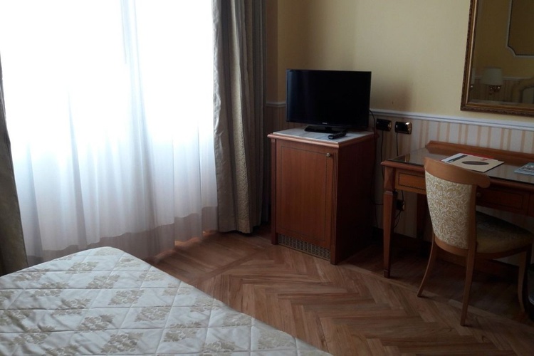 Camera doppia classic Hotel Andreola Central Milano Camera doppia classic Hotel Andreola Central Milano