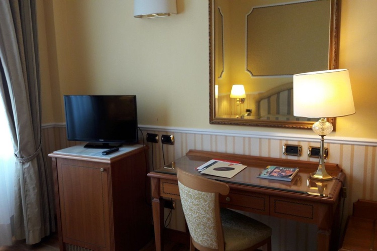 Camera doppia classic Hotel Andreola Central Milano Camera doppia classic Hotel Andreola Central Milano