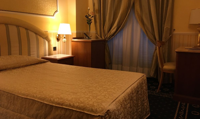Camera singola classica Hotel Andreola Central Milano Camera singola classica Hotel Andreola Central Milano