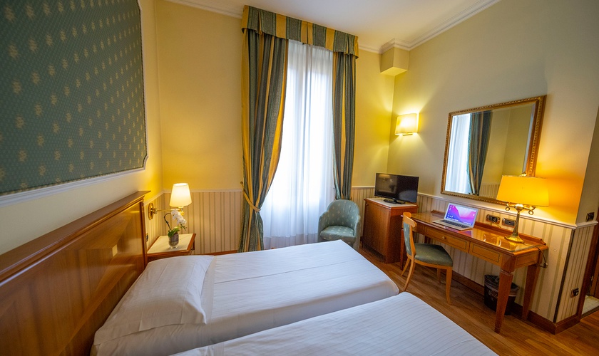 Camera classic due letti Hotel Andreola Central Milano Camera classic due letti Hotel Andreola Central Milano