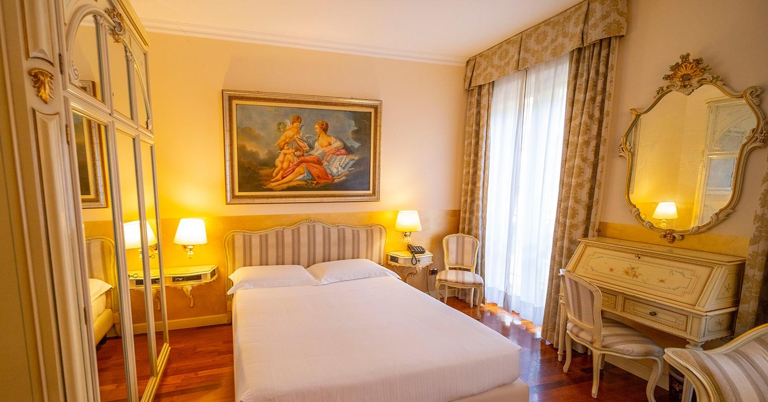 LE NOSTRE CAMERE DI LUSSO PER IL TUO COMFORT! Hotel Andreola Central Milano LE NOSTRE CAMERE DI LUSSO PER IL TUO COMFORT! Hotel Andreola Central Milano