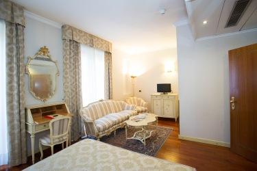 JUNIOR SUITE Hotel Andreola Central Milano JUNIOR SUITE Hotel Andreola Central Milano